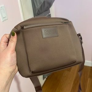 Dange Dover crossbody